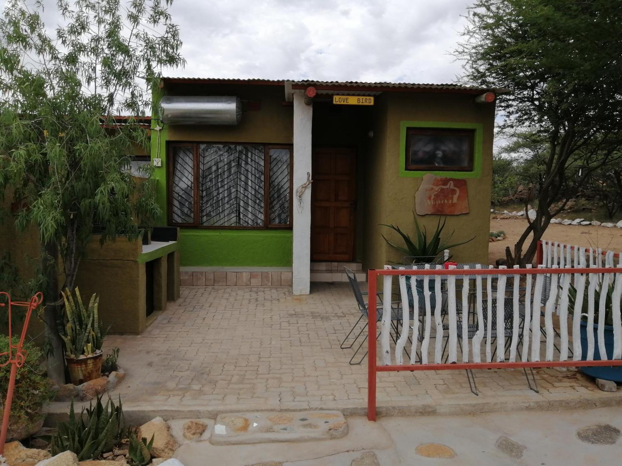 Ann'S Lodge & Camping Kamanjab Exterior photo