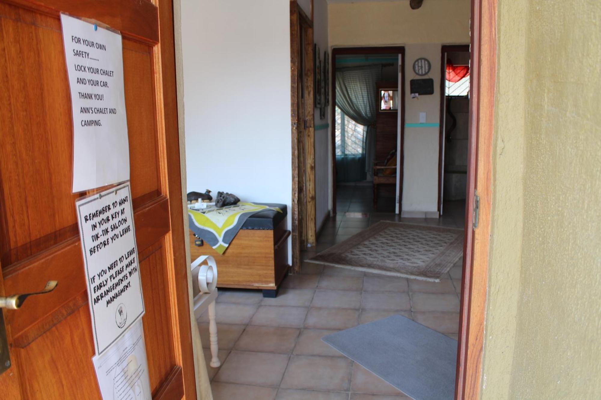 Ann'S Lodge & Camping Kamanjab Exterior photo