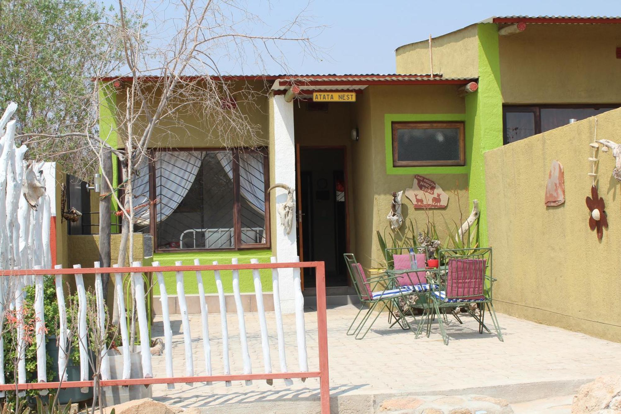 Ann'S Lodge & Camping Kamanjab Exterior photo